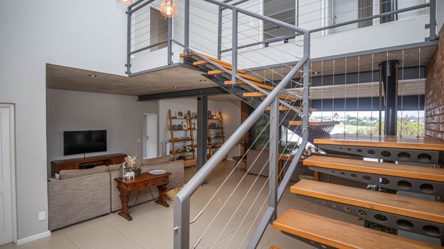 5 Bedroom Property for Sale in The Coves North West